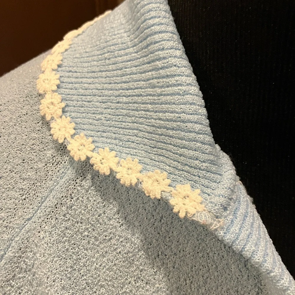 VINTAGE USA 🇺🇸 ILGWU Union Talbott Dacron Blue Cardigan Flower Trim 60s Sz 36 - Picture 4 of 8